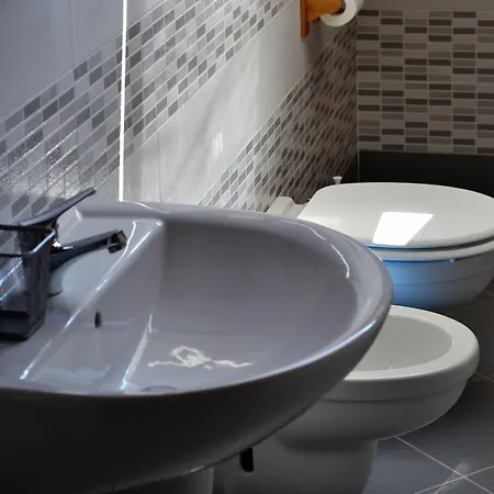 I Re Di نابولي